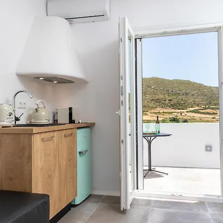 Ninemia Naxos Suites Agios Thaleleos Exterior foto
