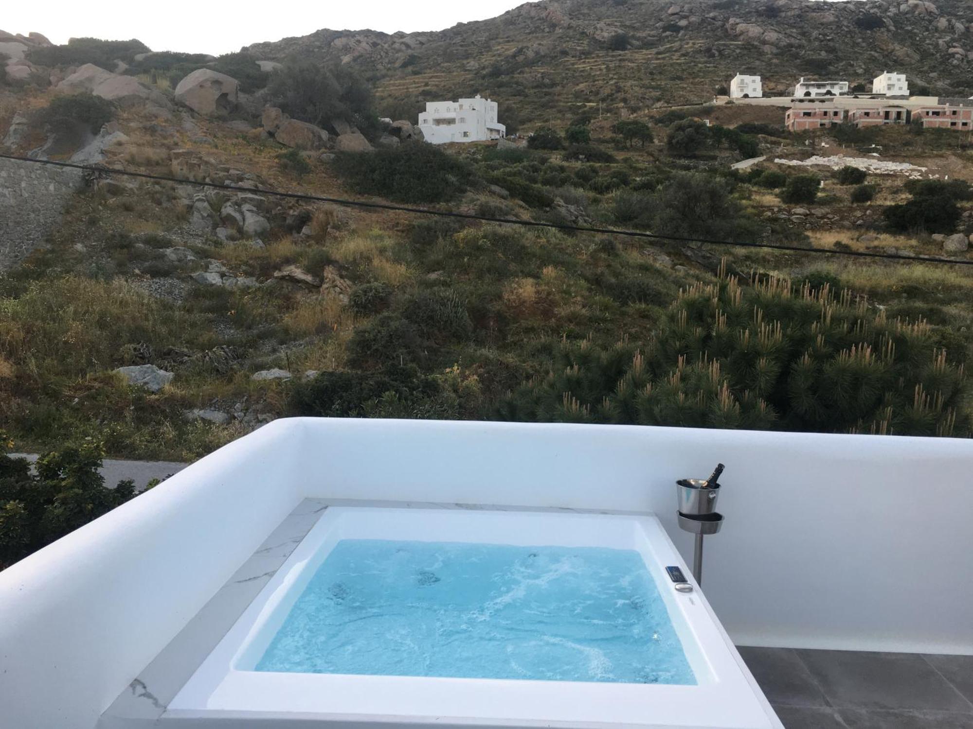 Ninemia Naxos * Agios Thaleleos